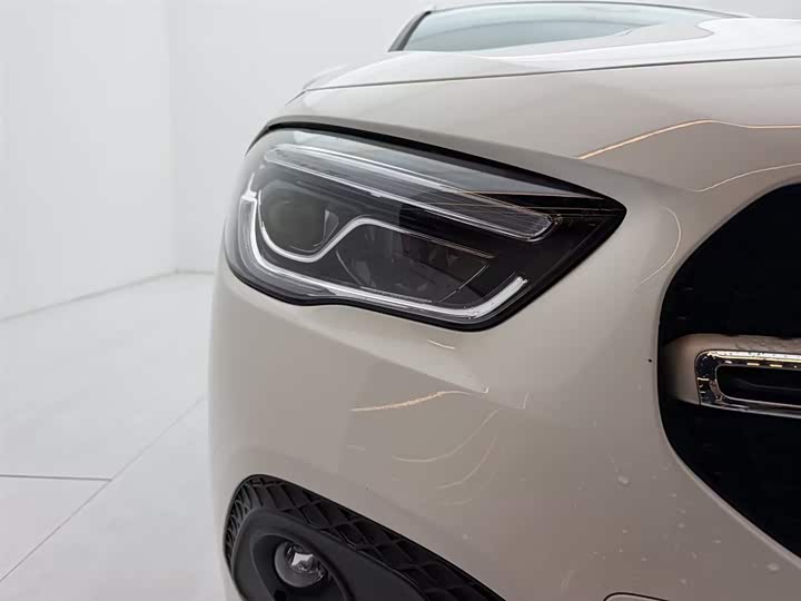 Фото 9 - Mercedes-Benz GLA-Class