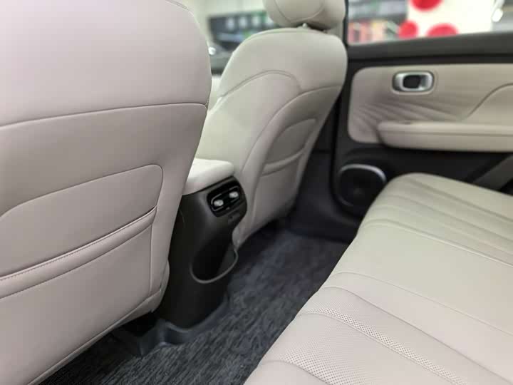 Фото 9 - GAC Aion UT