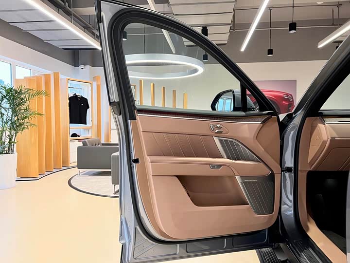 Фото 9 - Nio Onvo L90