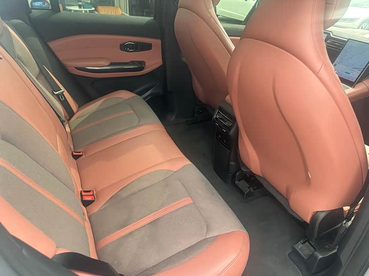 Фото 6 - Nio EC6