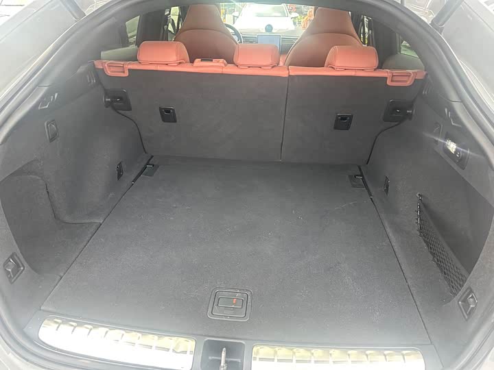 Фото 8 - Nio EC6