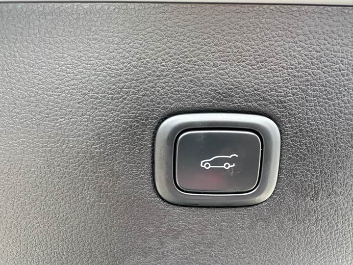 Фото 9 - Nio EC6