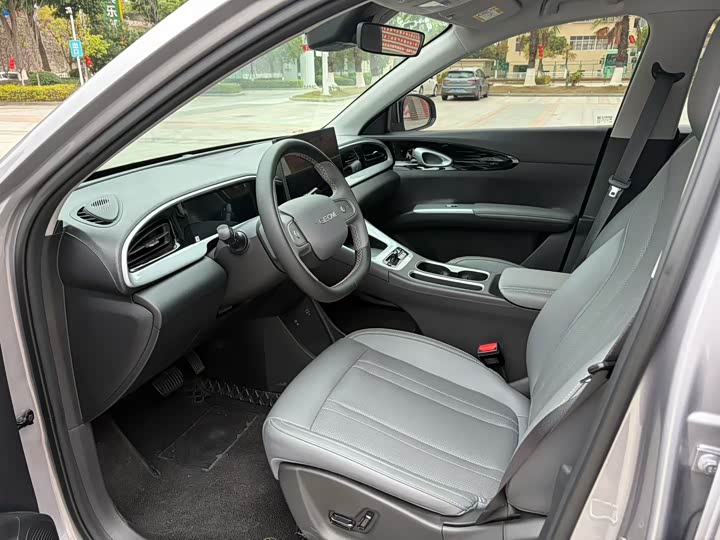 Фото 4 - Geely Galaxy Geome