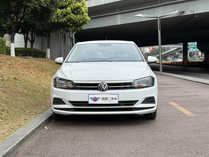 Фото 2 - Volkswagen Polo