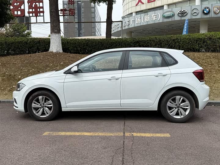 Фото 3 - Volkswagen Polo