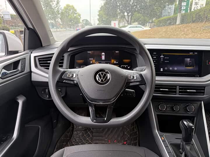 Фото 6 - Volkswagen Polo