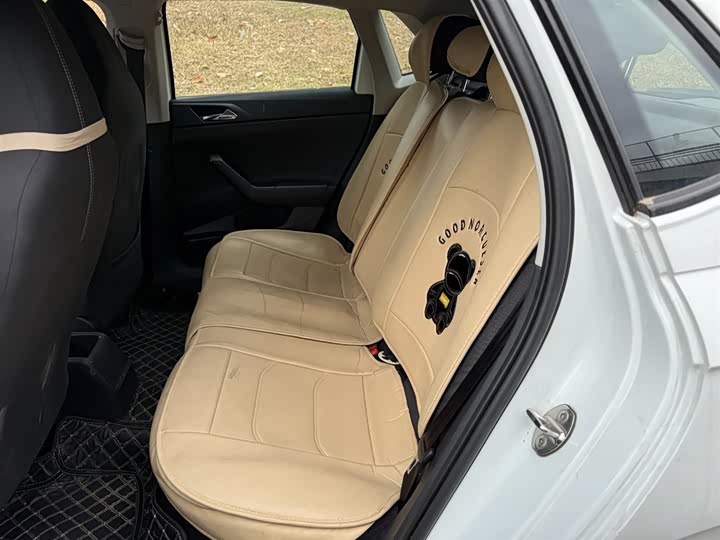 Фото 9 - Volkswagen Polo