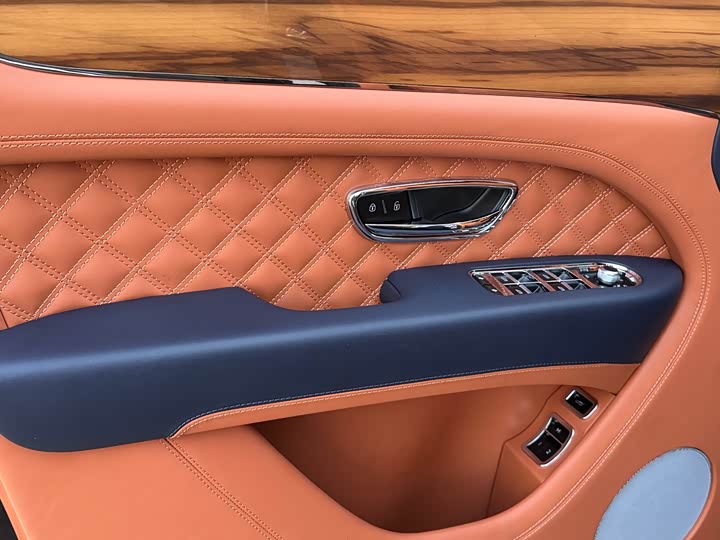 Фото 5 - Bentley Bentayga