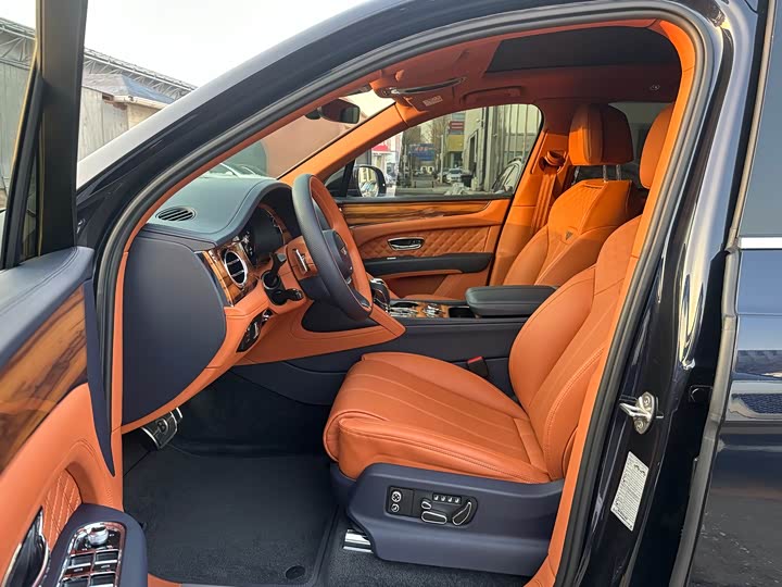 Фото 7 - Bentley Bentayga