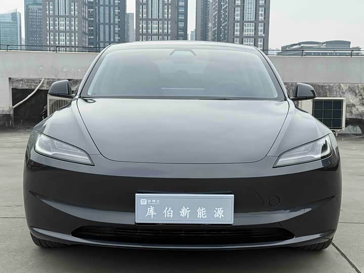 Фото 2 - Tesla Model 3