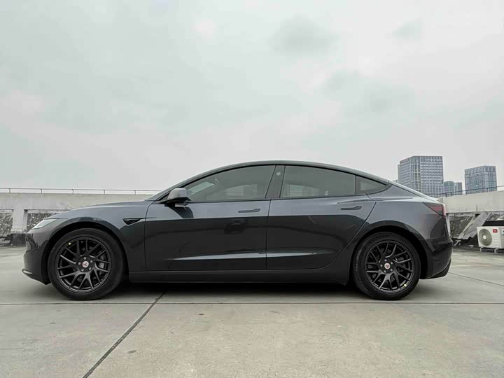 Фото 5 - Tesla Model 3