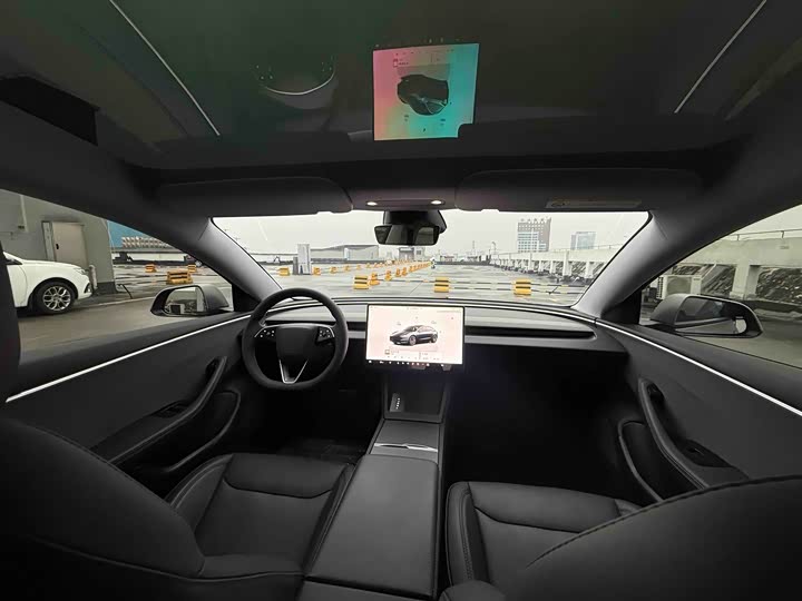 Фото 7 - Tesla Model 3