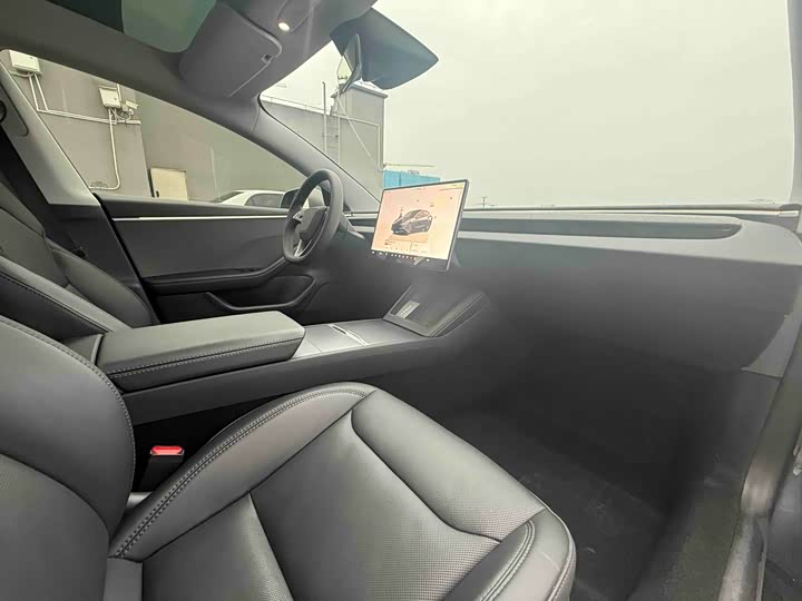 Фото 9 - Tesla Model 3