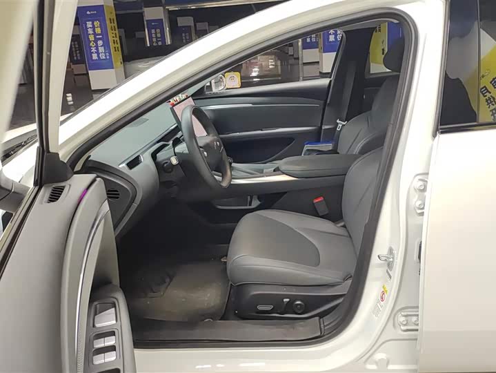 Фото 9 - XPeng Mona M03