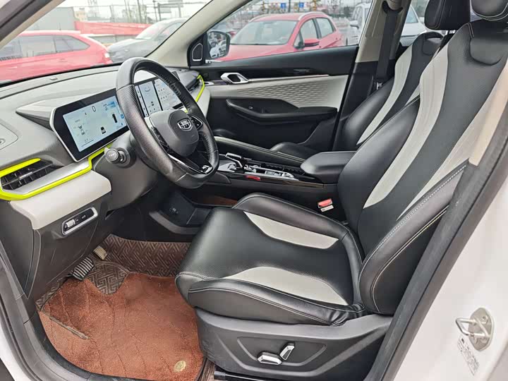 Фото 7 - Geely Coolray