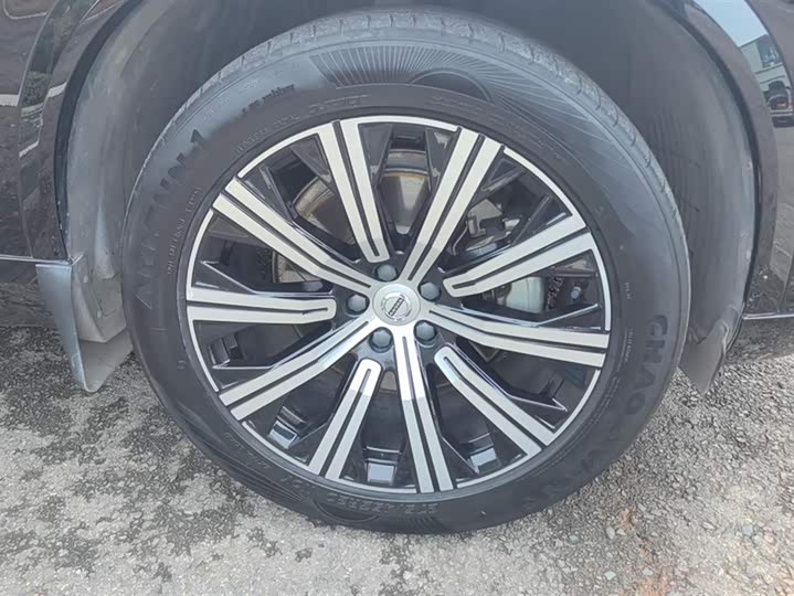 Фото 6 - Volvo XC90