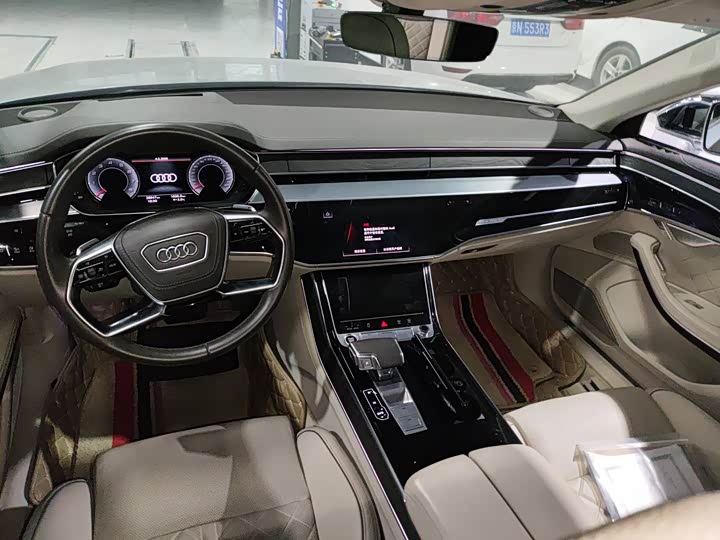 Photo 3 - Audi A8
