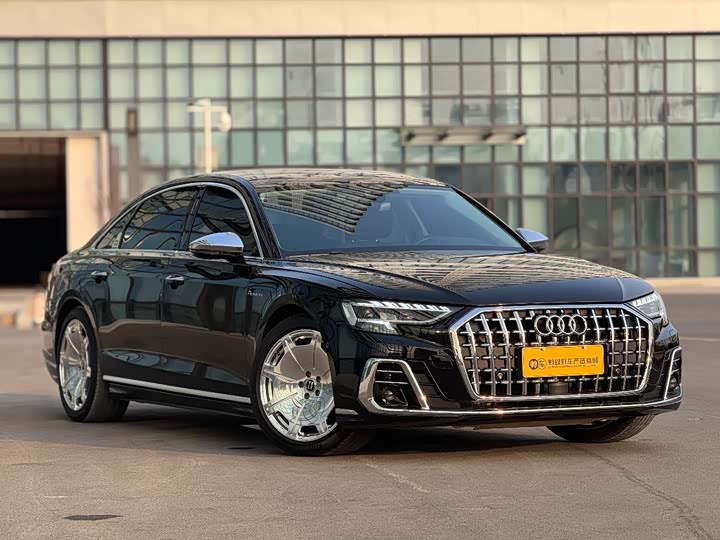 Фото 2 - Audi A8