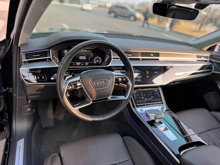 Фото 9 - Audi A8