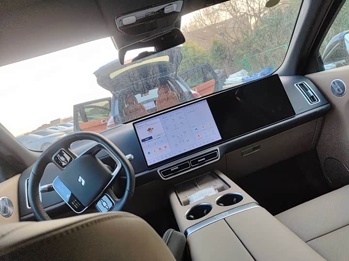 Фото 6 - LiXiang L8