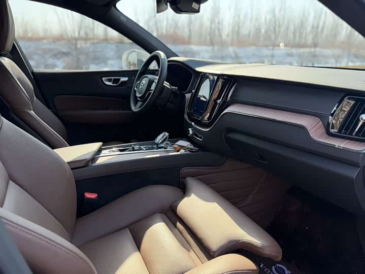 Photo 6 - Volvo XC60