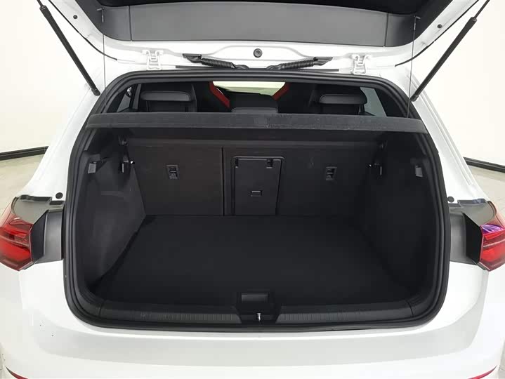 Фото 4 - Volkswagen Golf GTI