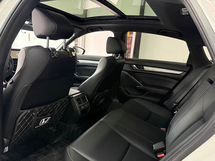 Photo 5 - Honda Inspire