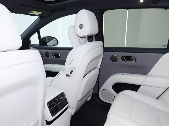 Photo 3 - LiXiang i6