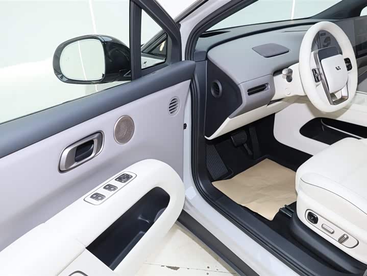 Photo 4 - LiXiang i6