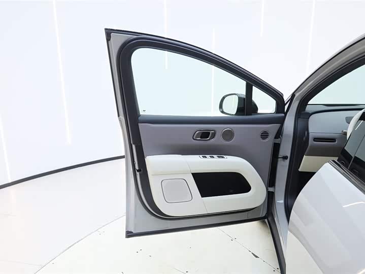 Photo 5 - LiXiang i6