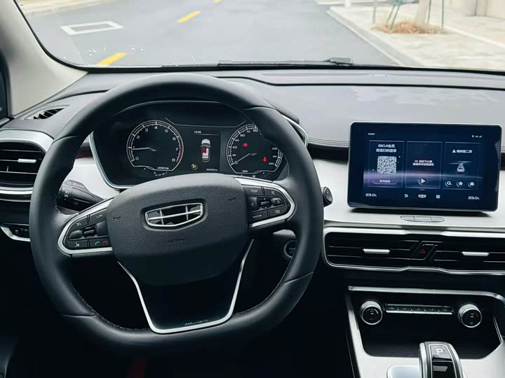 Фото 5 - Geely Coolray