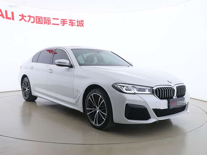 Фото 3 - BMW 5 Series