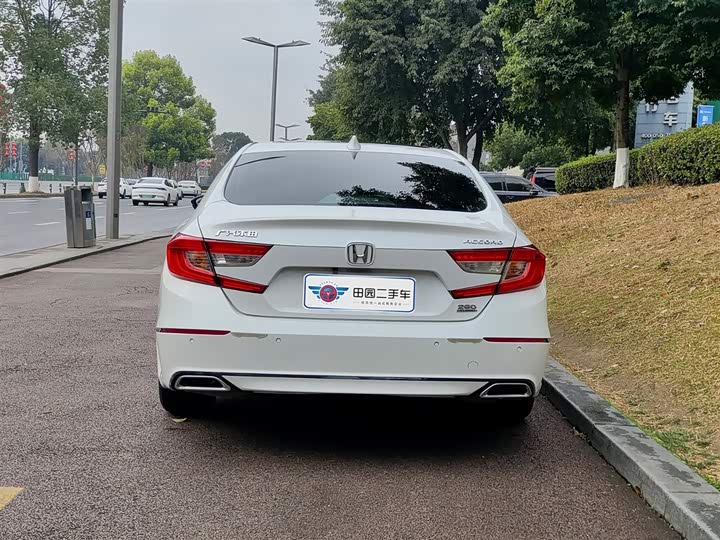 Фото 5 - Honda Accord