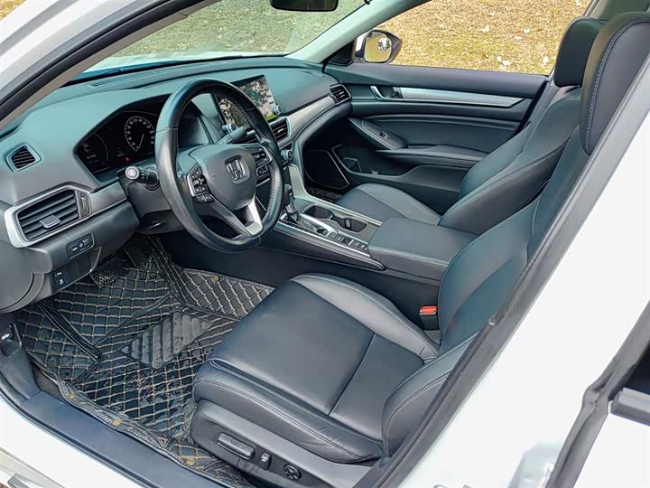 Фото 7 - Honda Accord