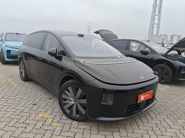 Photo 2 - LiXiang i8