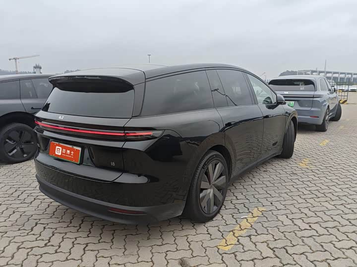 Photo 3 - LiXiang i8