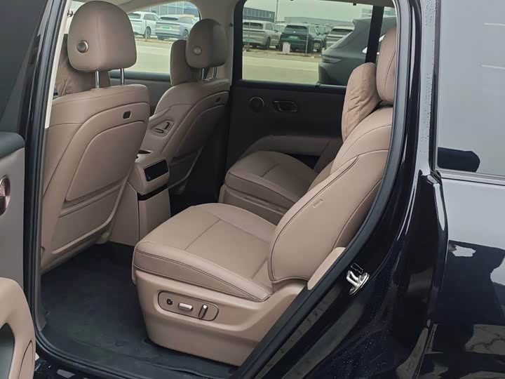 Photo 6 - LiXiang i8