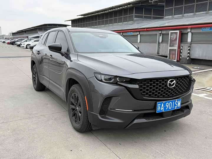 Photo 3 - Mazda CX-50