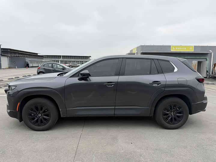 Photo 4 - Mazda CX-50