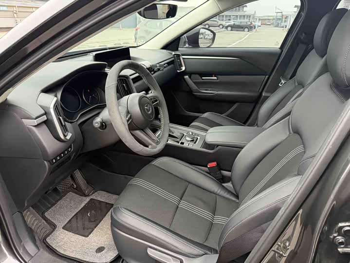 Photo 5 - Mazda CX-50