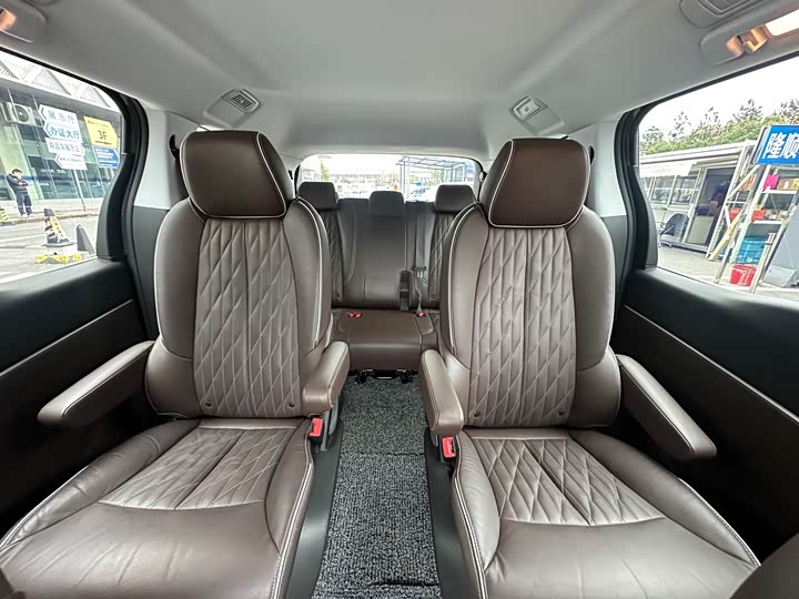 Фото 6 - Buick GL8 ES