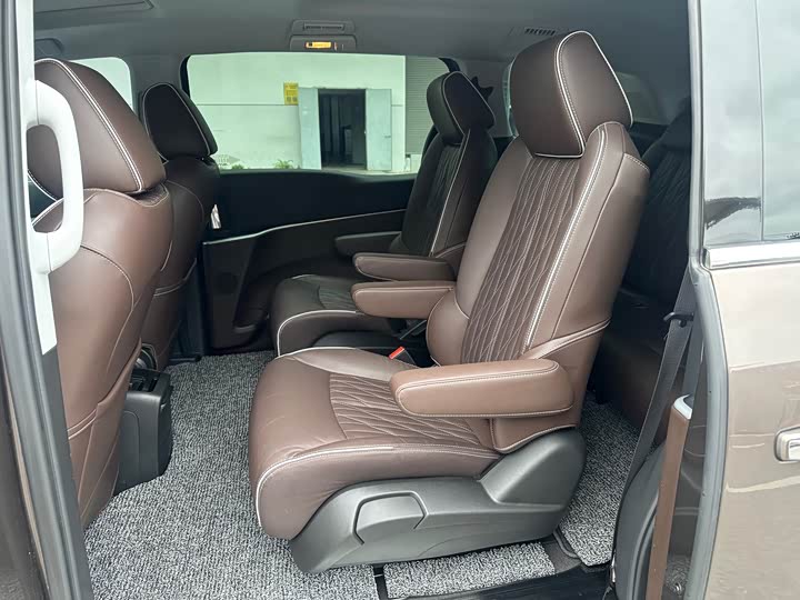 Фото 7 - Buick GL8 ES