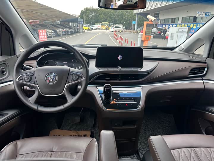 Фото 9 - Buick GL8 ES