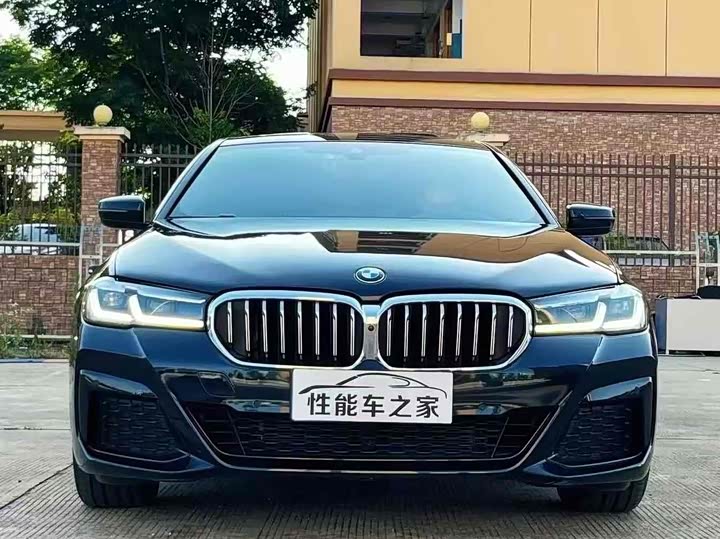 Фото 2 - BMW 5 Series