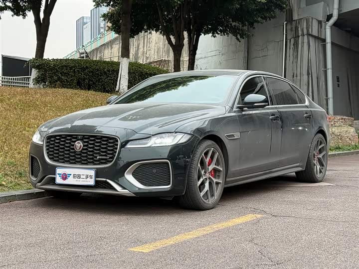 Фото 1 - Jaguar XF L