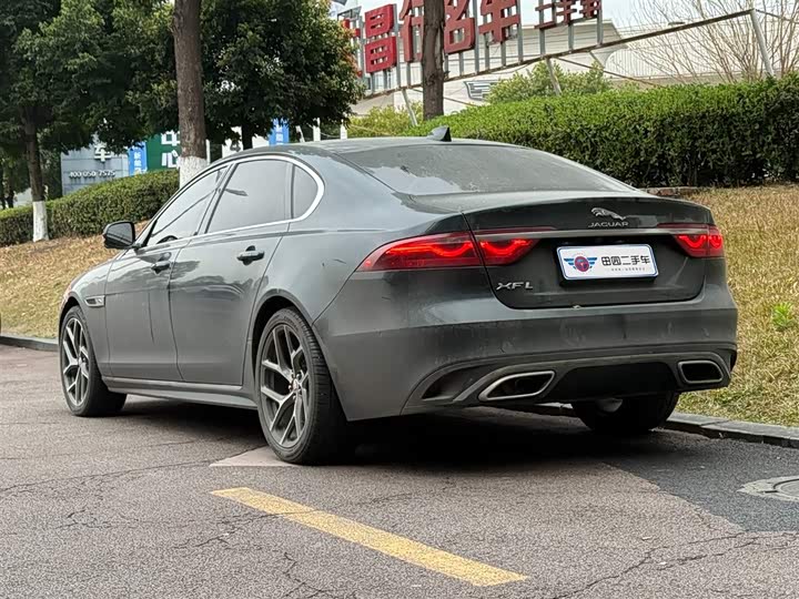 Фото 4 - Jaguar XF L