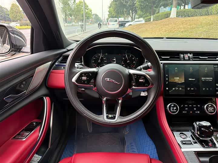 Фото 6 - Jaguar XF L