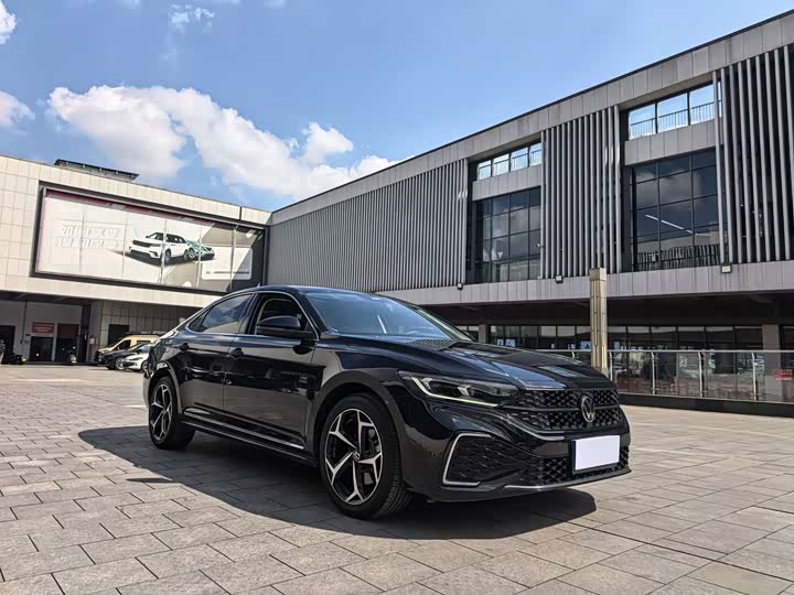 Фото 3 - Volkswagen Passat