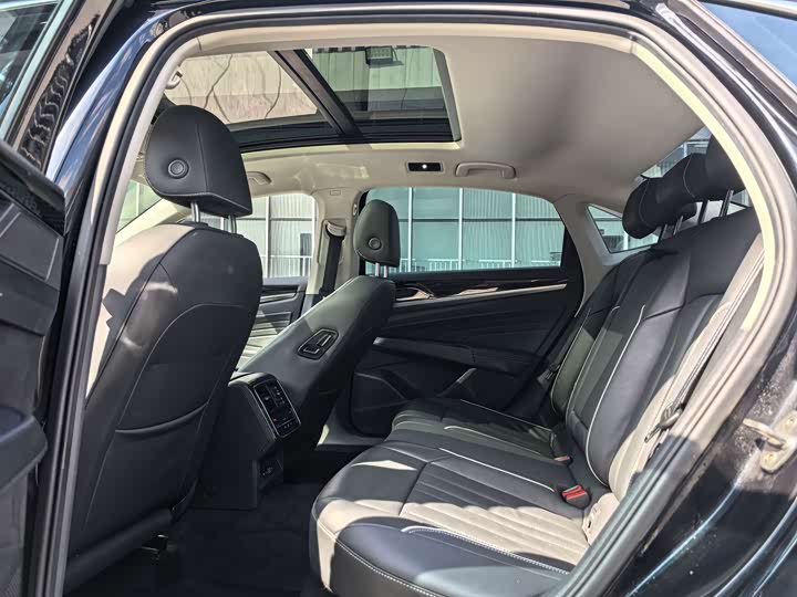 Фото 9 - Volkswagen Passat