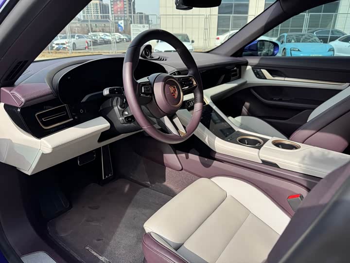 Фото 5 - Porsche Taycan